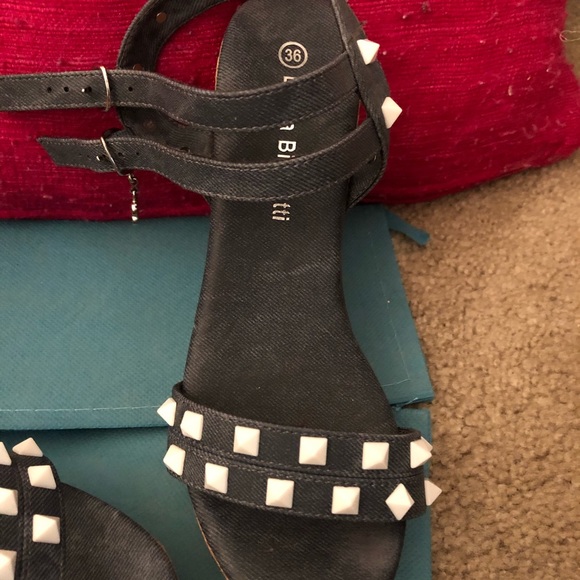 Size 6 Laura Biagiotti platforms - Picture 2 of 3